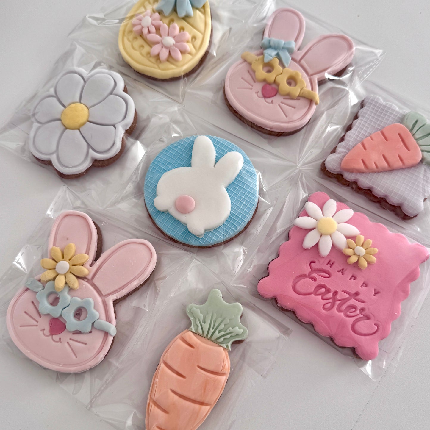 Easter Gift Box - 3 cupcakes, 6 macarons and 1 sugar cookie
