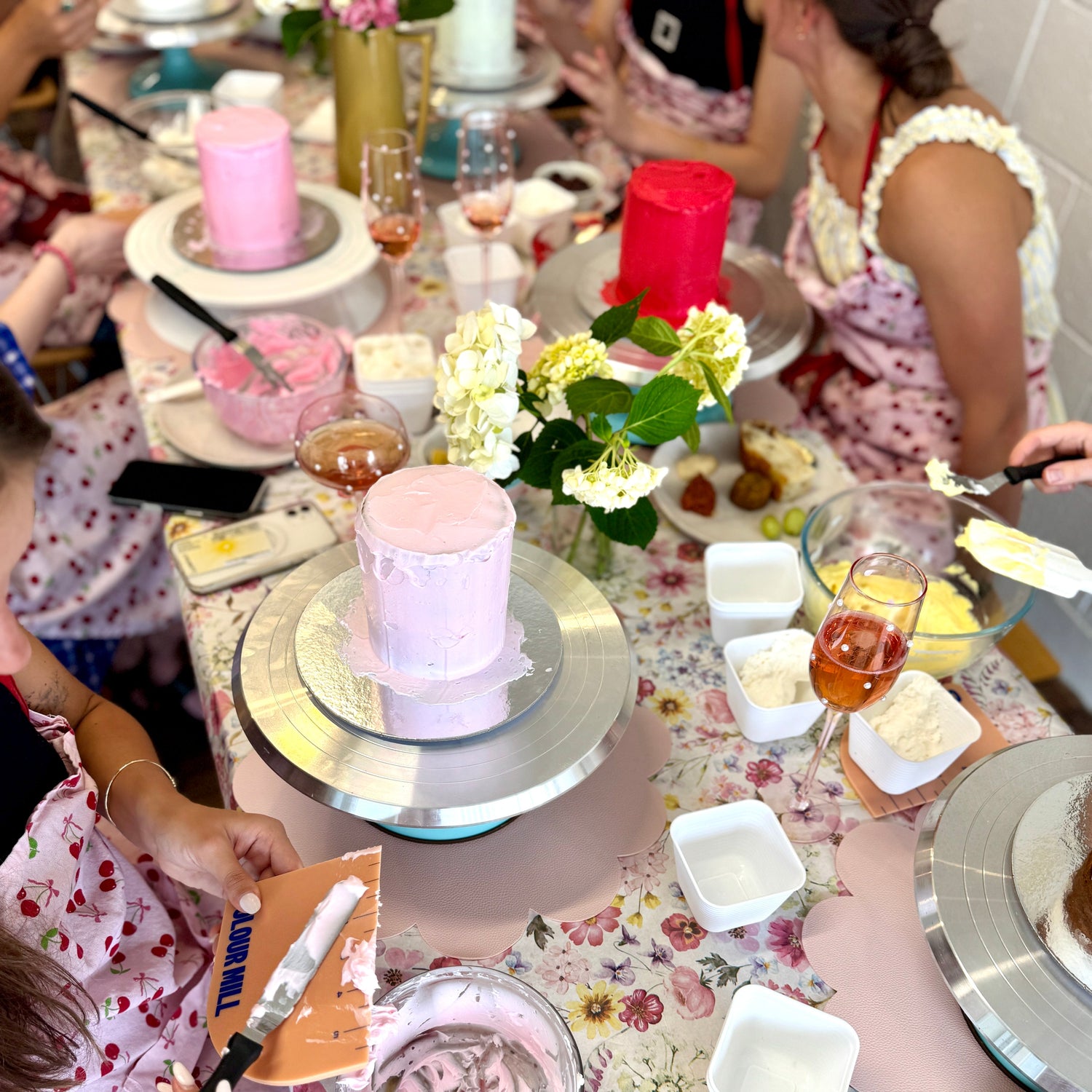 CAKE & SIP EVENTS 🍸🎂