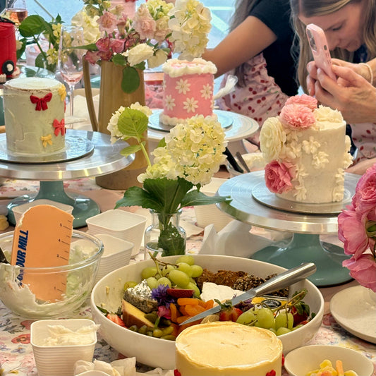 Gin, Cake & Sip Event – Saturday 9th May  3pm – 5pm  @The Bond Store